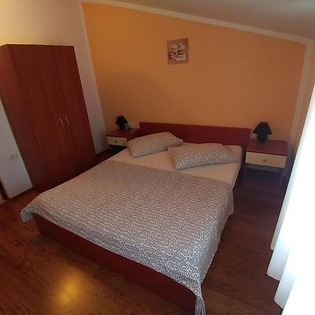 Guest House Ilic Loborika エクステリア 写真