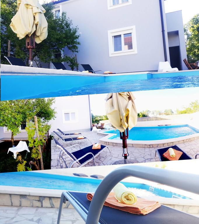 Guest House Ilic Loborika エクステリア 写真