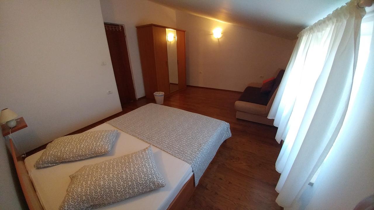 Guest House Ilic Loborika エクステリア 写真