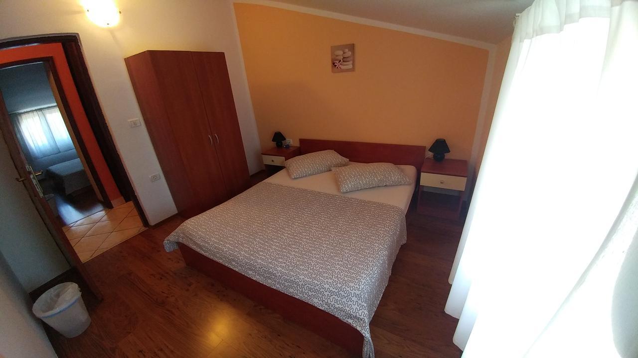 Guest House Ilic Loborika エクステリア 写真