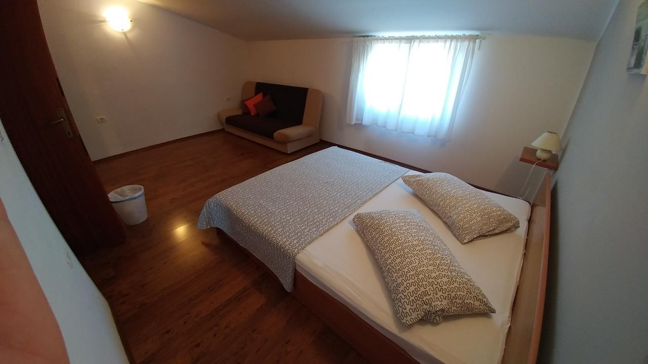 Guest House Ilic Loborika エクステリア 写真