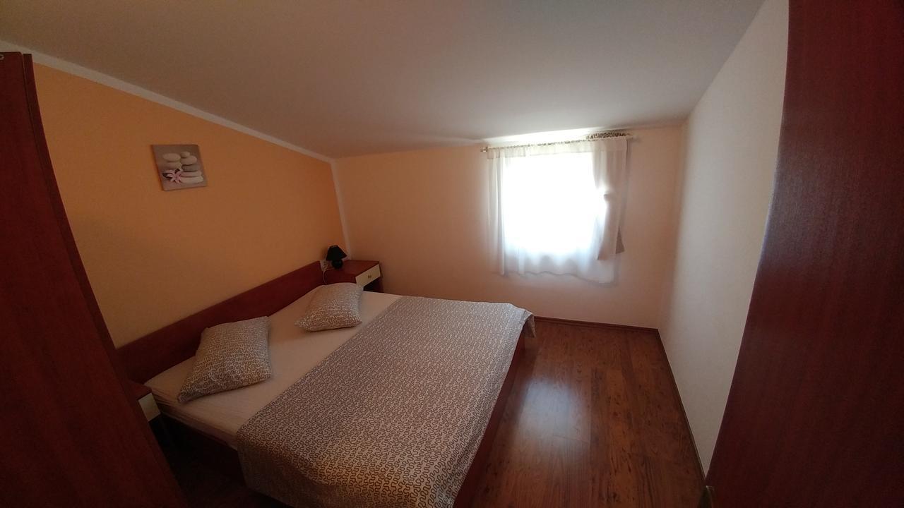 Guest House Ilic Loborika エクステリア 写真